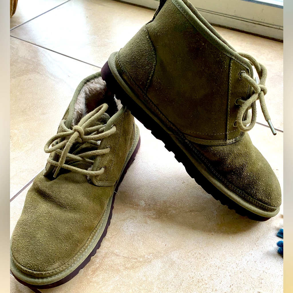 Very Clean Pair Of Ugg Boots Very Clean Pair Of Ugg Boots
